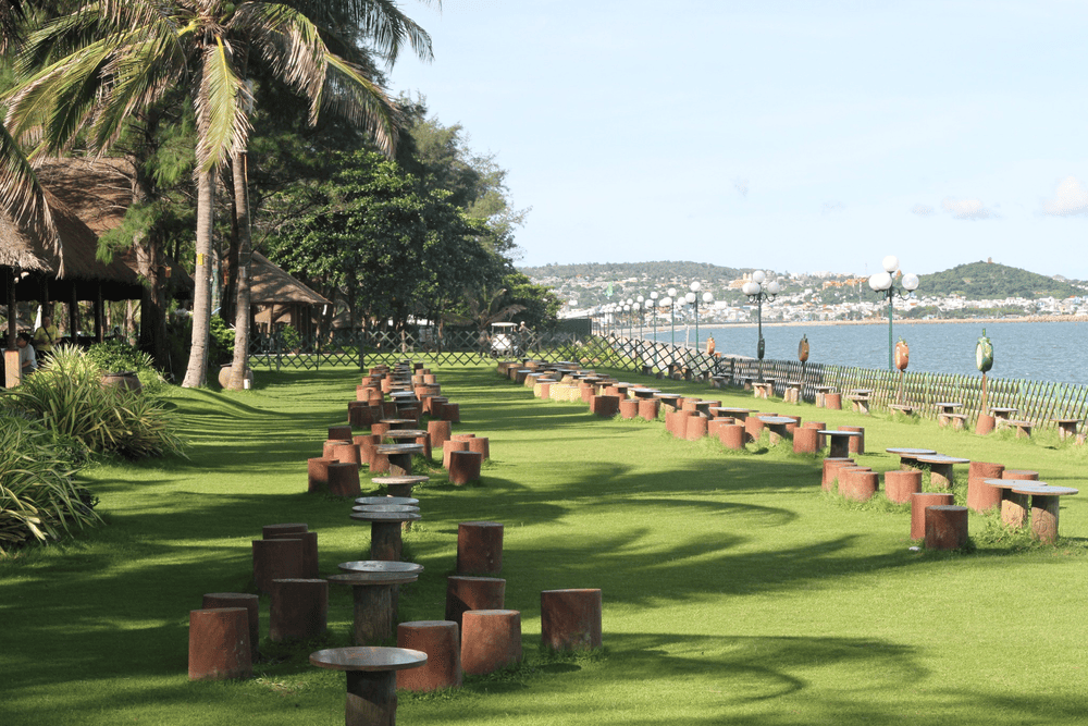 Việc chuẩn bị kỹ lưỡng về vật dụng cá nhân, tìm hiểu điểm đến và giữ gìn vệ sinh sẽ giúp chuyến đi đến bãi biển Đồi Dương thêm phần trọn vẹn (Nguồn: Ocean Dunes Resort)